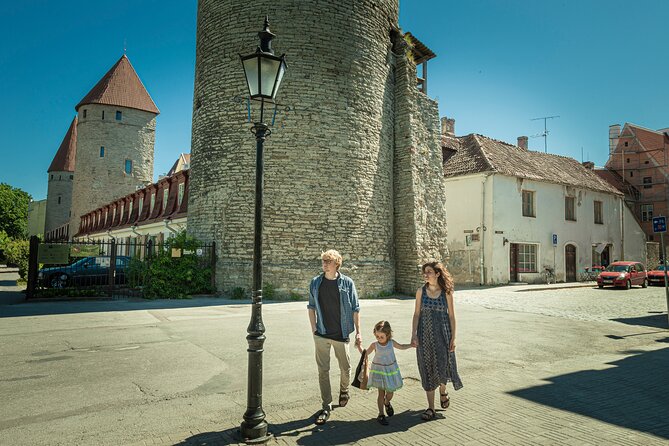 Tallinn Private Photoshoot Tour - Toompea Hill and St. Mary’s Cathedral: Parliament views and “high point” photos