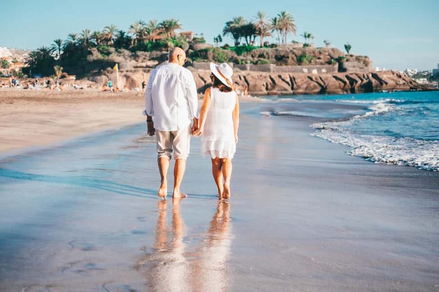 Tenerife: Private Holiday Photoshoot - How the session runs: relaxed posing and flattering angles