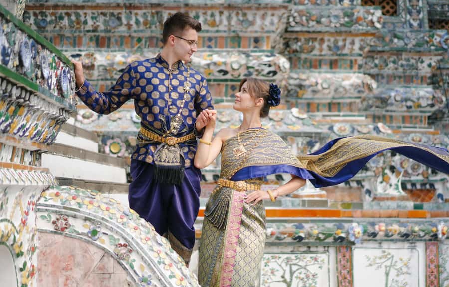 Thai Costume Photographer at Wat Arun/Pho in Bangkok - Key points worth knowing before you book