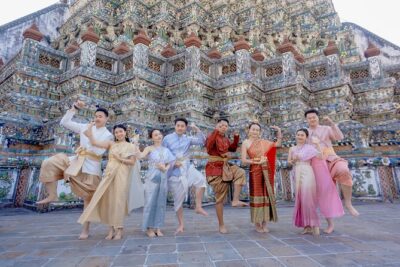 Thai Costume Photography at Wat Arun/Pho Temple: Bangkok - The costume rule that can make or break your timing