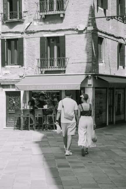 Thessaloniki: Photoshoot with a Private Photographer - White Tower to the waterfront: what each area adds to your story