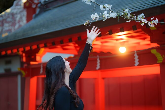 Tokyo Shinjuku Night Photo Tour with Pro Gota - Golden Gai: Narrow Alleys and Moody, Cinematic Portraits