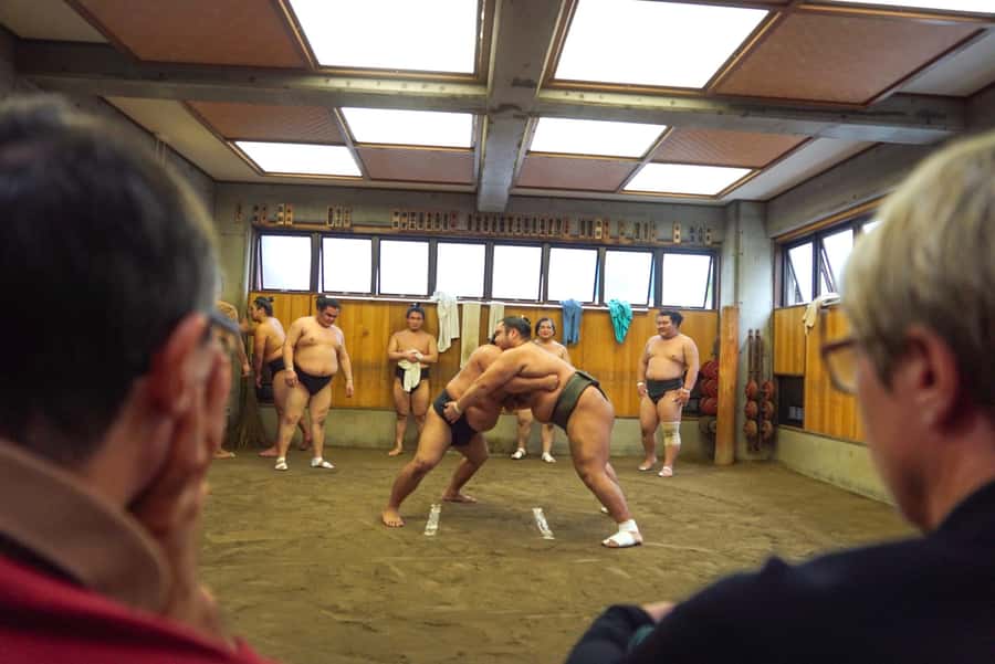 Tokyo: Sumo Morning Practice Tour in Ryogoku and Photo Shoot - Finding Ryogoku: the Re.Ra.Ku meeting point and the station trap