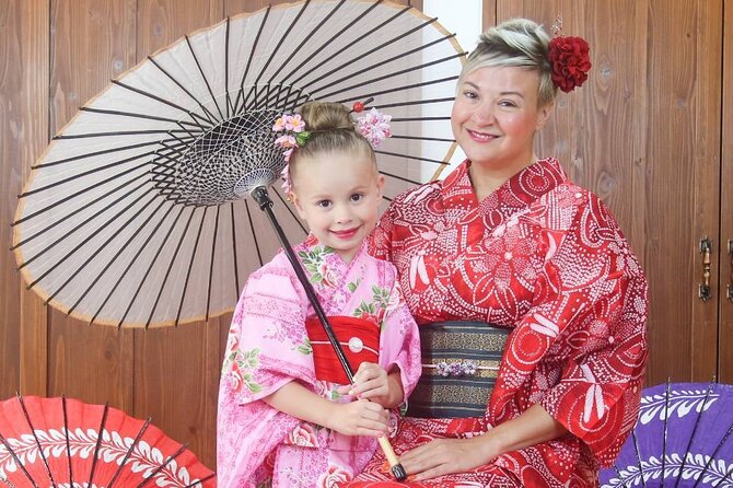 Traditional Japanese Costumes "Kimono", "Yukata", "Ryuso", "Photograph Course "Hair Set & Lipstick & Kimono & Photography" - Dressing up: underwear included, so you can show up light