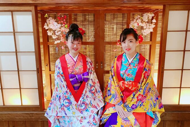 Traditional Japanese Costumes "Kimono", "Yukata", "Ryuso", "Photograph Course "Hair Set & Lipstick & Kimono & Photography" - Shooting in a studio: props, poses, and you using your phone