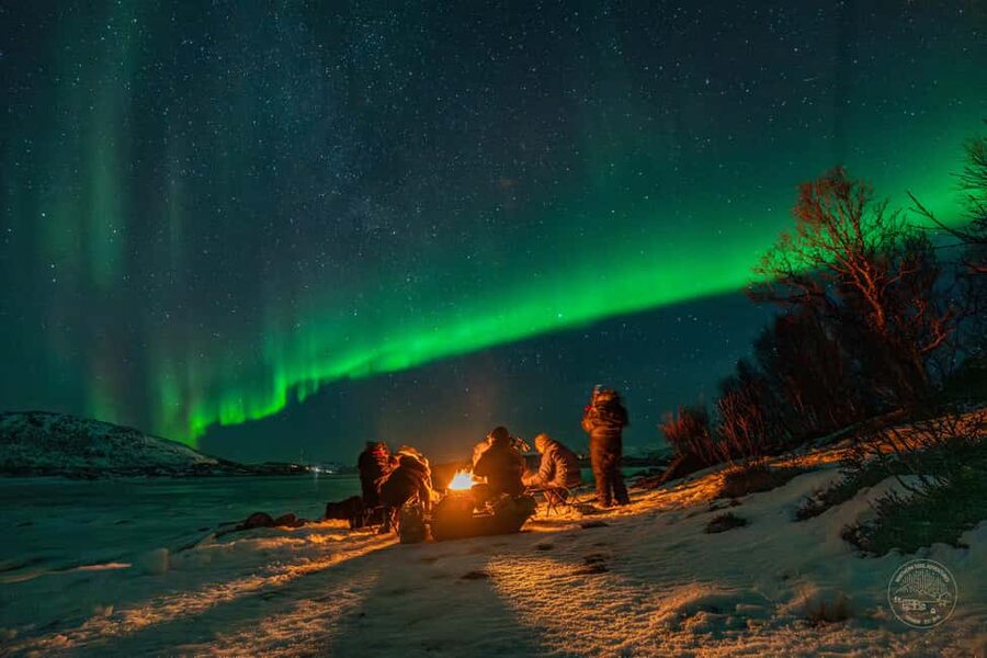 Tromso: Northern Lights Photography Tour - Meeting Point in Tromsø: Booking Point, Warm Layers, and First Tips