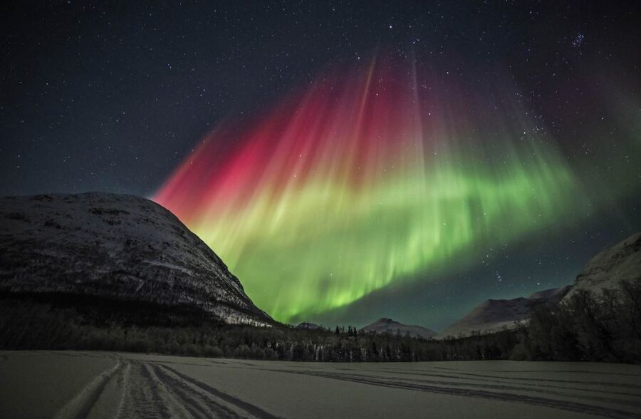 Tromso: Northern Lights Photography Tour by Bus (or miniBus) - The Real “Chase” Moment: When Tromsø Clouds Lose