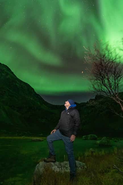 Tromsø: Northern Lights Tour with Professional Photographer - Warm drinks and cookies: the comfort you feel in your fingers