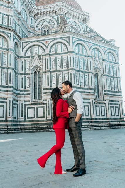 Unique Photographer in Florence - Posing help you can feel, not just directions you forget