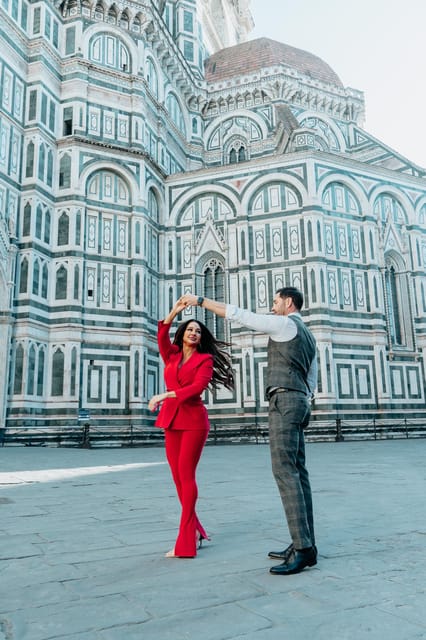 Unique Photographer in Florence - Outfit change option: small detail, big payoff