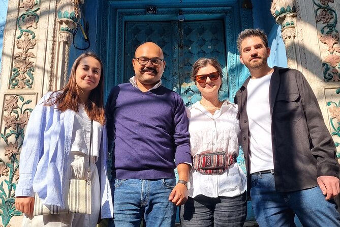 Unlock Delhi's Secrets: Food and Photography Full Day Tour - Switching Gears to New Delhi: Metro Ride Plus Local Tuk Tuk and Rickshaw