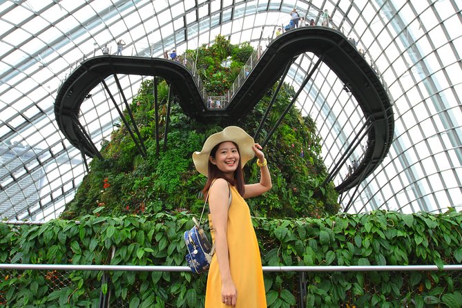 Vacation Photographer in Singapore - Stop 1: Marina Bay Waterfront Promenade for clean skyline shots