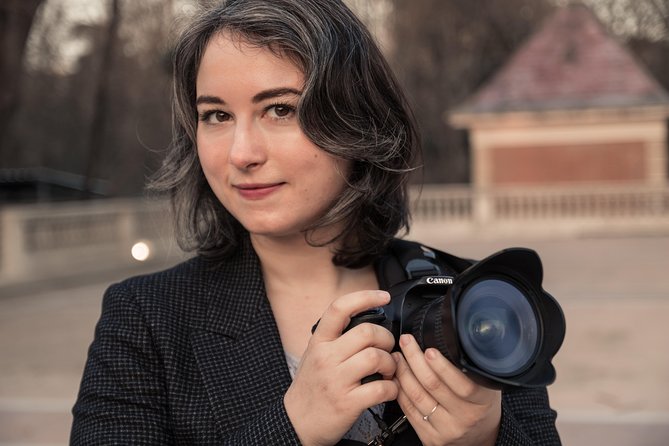 Vacation photographer. Madrid Photo Shoot. Take home more than just a selfie! - How a private Madrid photo shoot actually helps (not just how it looks)