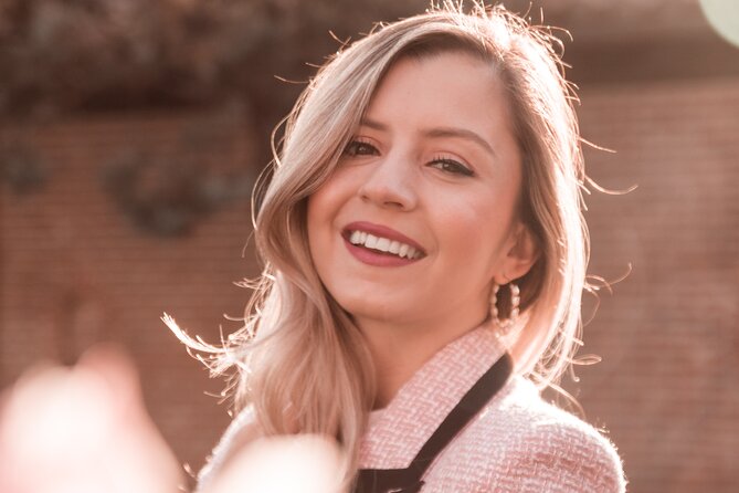 Vacation photographer. Madrid Photo Shoot. Take home more than just a selfie! - Palacio de Cibeles and Cibeles Square: city elegance for polished portraits
