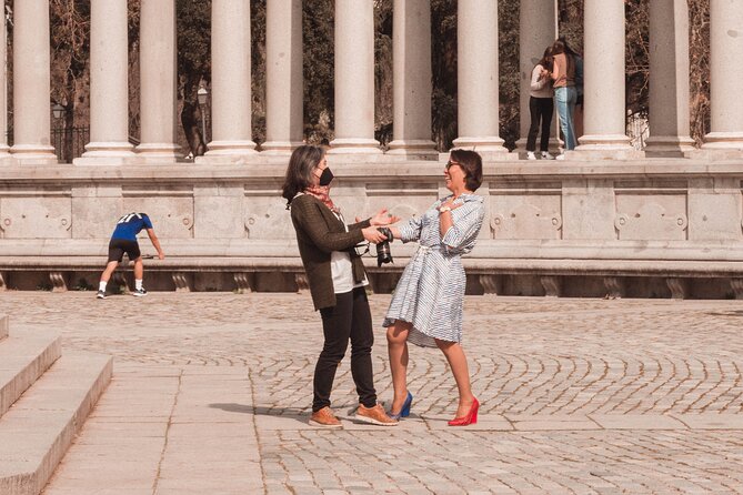 Vacation photographer. Madrid Photo Shoot. Take home more than just a selfie! - Plaza Mayor for evening vibes: earthy walls and classic drama