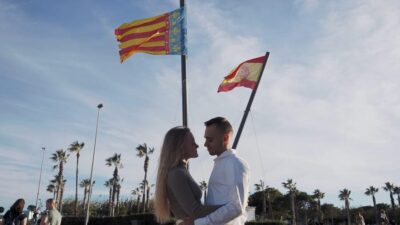 Valencia: Photo shooting at the beach with pro photographer - Where You’ll Be Photographing: City of Arts and Sciences, Beach, and Marina