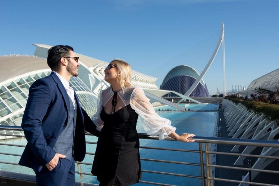Valencia: Professional photoshoot at City of Arts & Sciences - Logistics that matter in Valencia: meeting points, timing, and getting there