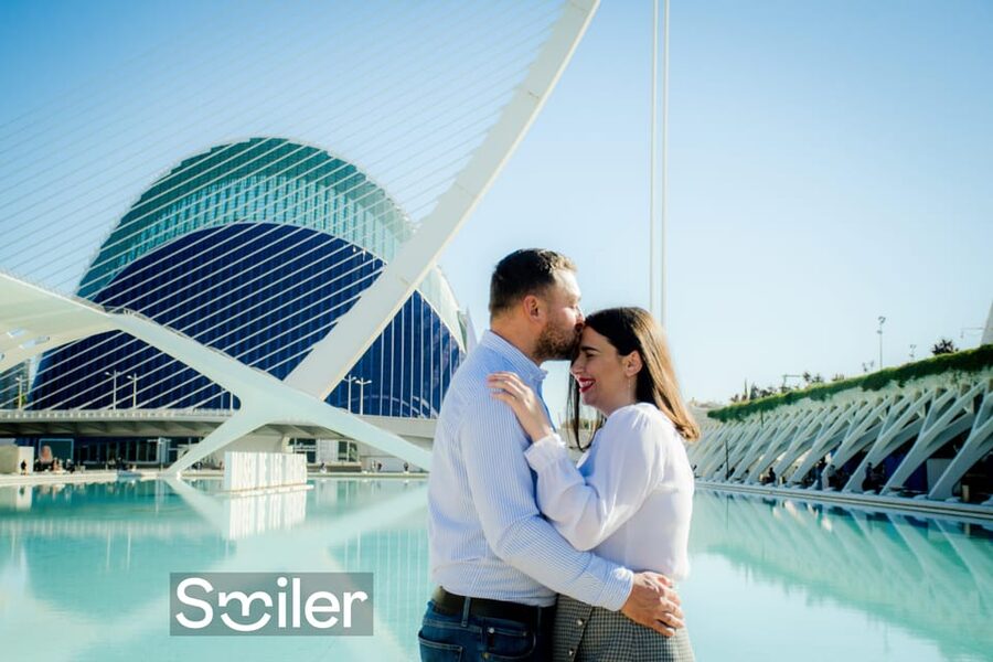 Valencia: Professional photoshoot at City of Arts & Sciences - Who should book this photoshoot (and who might skip it)