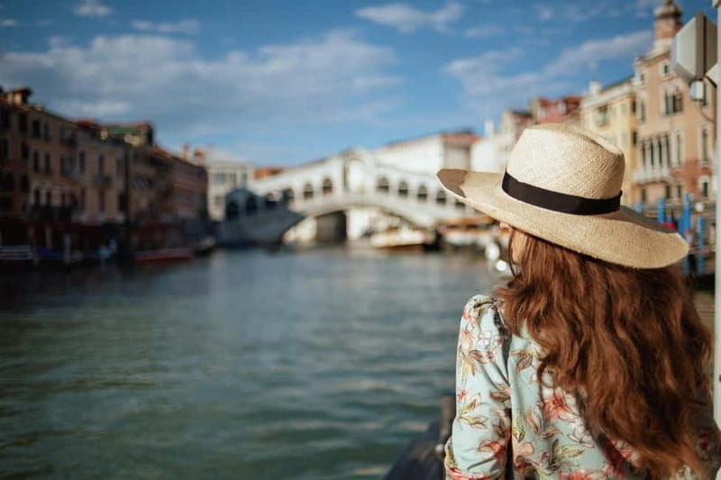 Venice: Photoshoot at The Grand Canal & Rialto Bridge - Photo packages: what you’re actually buying