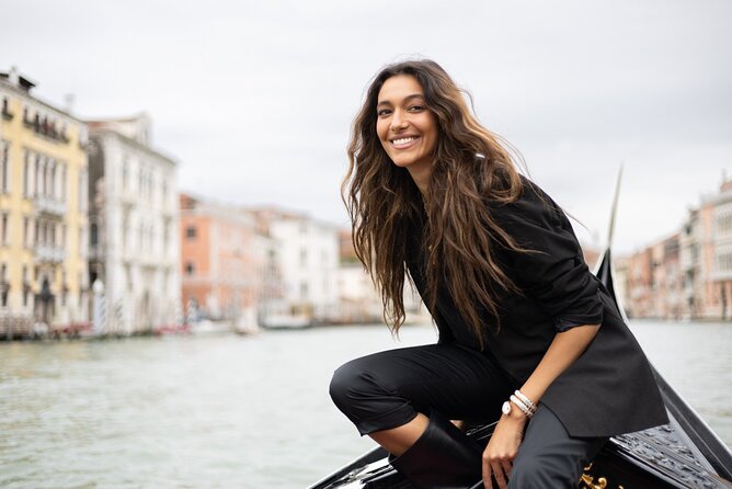 Venice Portrait Photoshoot - Making Memories - The shoot itself: customized poses that match your personality