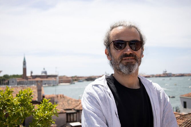 Venice Portrait Photoshoot - Making Memories - Quiet calli routes: classic views plus off-the-main-path streets