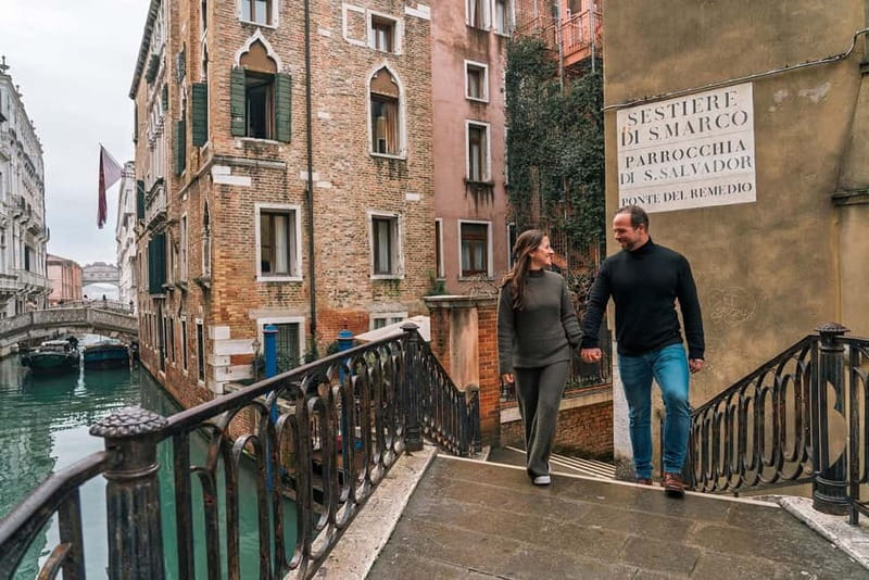 Venice private photo shoot with a local photographer! - The gallery: 20–80 edited photos, and what you should expect