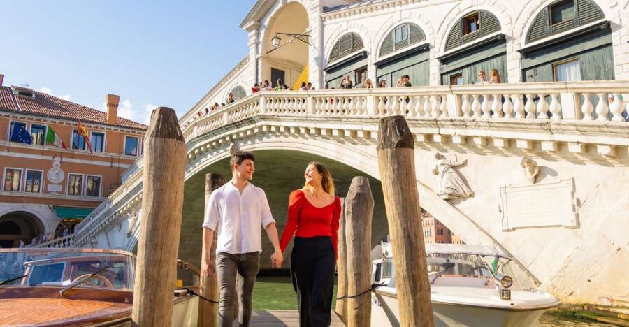 Venice: Professional Photoshoot at the Rialto Bridge - Rialto Bridge Photo Stop: Getting the Grand Canal Frame Right