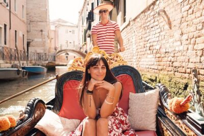 Venice Professional Photoshoot (up to 6 people included) - Meeting at San Zaccaria: plan your arrival like a local