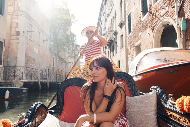 Venice Professional Photoshoot (up to 6 people included) - How many photos you’ll get (and why 72 hours is a big deal)