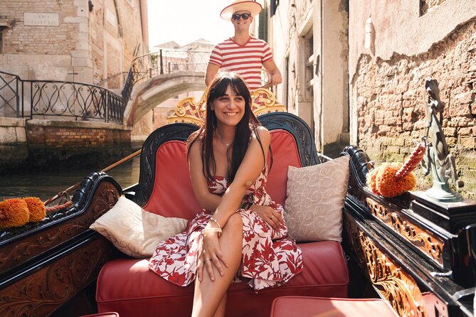 Venice Professional Photoshoot (up to 6 people included) - Price and value: what $95.03 really buys