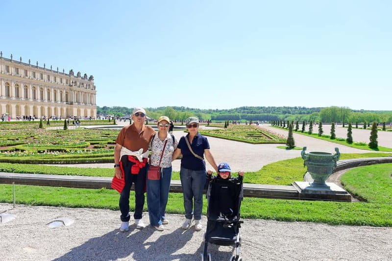 Versailles & Giverny from Paris PRIVATE TOUR with PHOTOSHOOT - The van setup: why this day feels easier than DIY