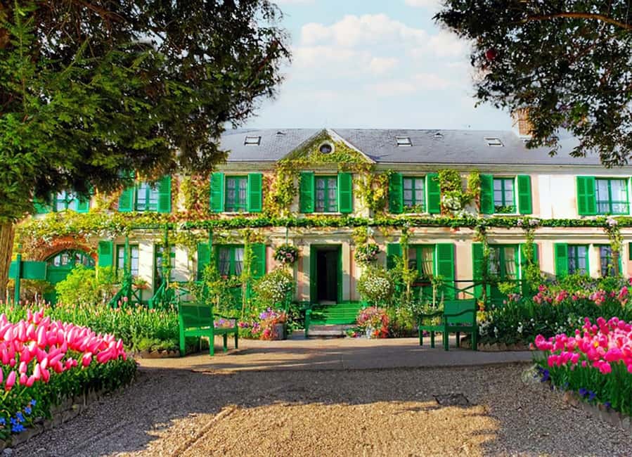 Versailles & Giverny from Paris PRIVATE TOUR with PHOTOSHOOT - The drive to Giverny: a calmer pace after Versailles