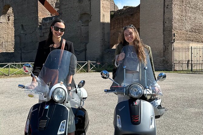 Vespa experience guided by us & Photo shoot - Giannicolo Approach: Crossing Streets and Finding the Fountain View