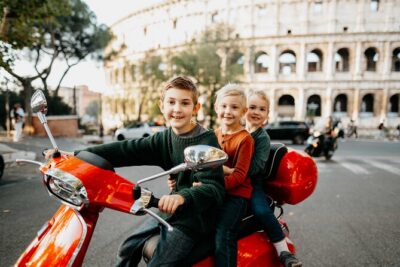 Vespa Photoshoot & Rome Tour - Secret spots with short stories, not a lecture marathon