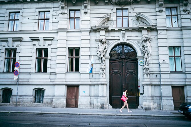 Vienna Photography Masterclass - Private Photography Lesson - Rathaus, Burgtheater, and the City’s Big Theater Energy
