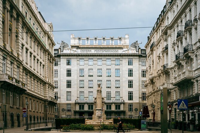 Vienna Photography Masterclass - Private Photography Lesson - St. Stephen’s Cathedral and Albertina: Two Different Ways to Make Vienna Feel Real