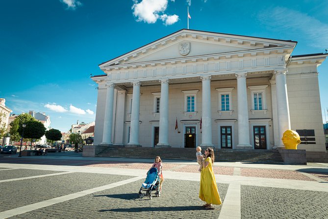 Vilnius Private Photoshoot Tour - Price and what you really get: 1.5 hours plus 30–50 edited photos
