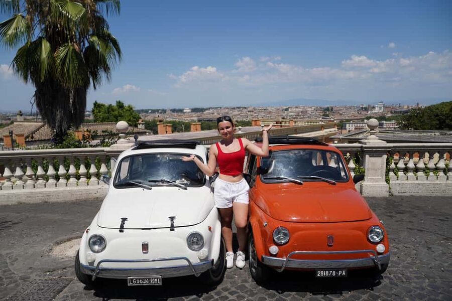 Vintage Fiat500 car Tour by Professional Photographer - Colosseum photo stop: the best part is the short, focused time