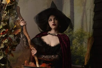 Witch Costume Photo Shoot - Olde Salem Village theatrical set - The 45-Minute Flow: Style, Pose, Reveal, Digital Files