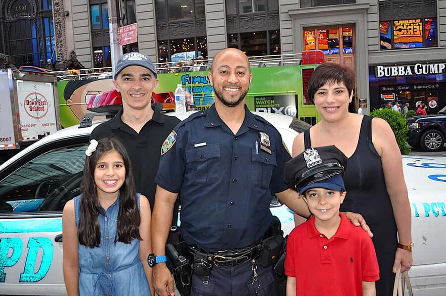 Your NYC Story in Photos: Custom 2-Hour Tour & Photo Shoot - Finishing Up at 1 Centre St