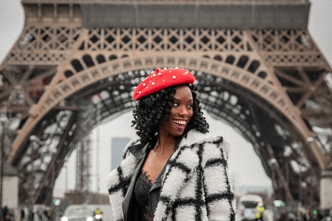 Your Photoshoot in Paris - The Eiffel Tower Part: Classic Frames With Better Direction