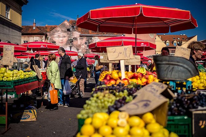 Zagreb Photo Tour - Dolac market and Ban Jelačić square: where daily life makes the photo