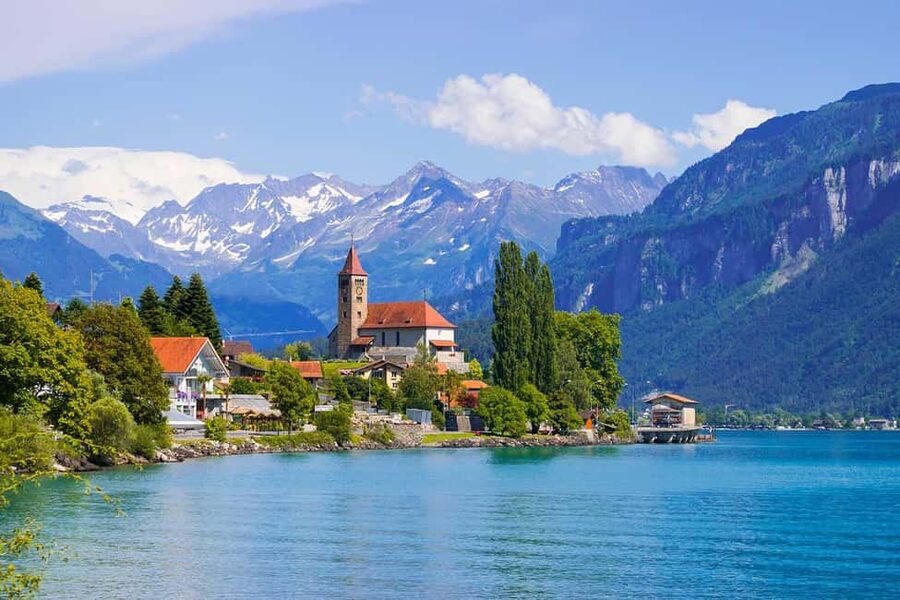 Zurich: Day Trip to Grindelwald & Interlaken with Photoshoot - Zurich to the Bernese Oberland: why this day trip feels special